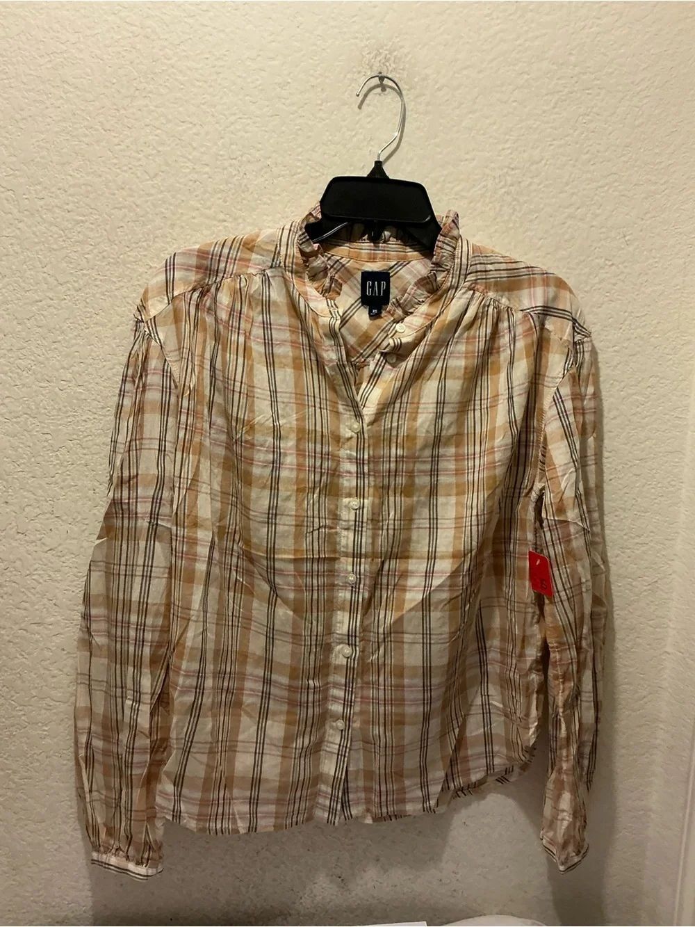 NWTโGAP Beige and Cream Plaid Button-Down Shirt XS